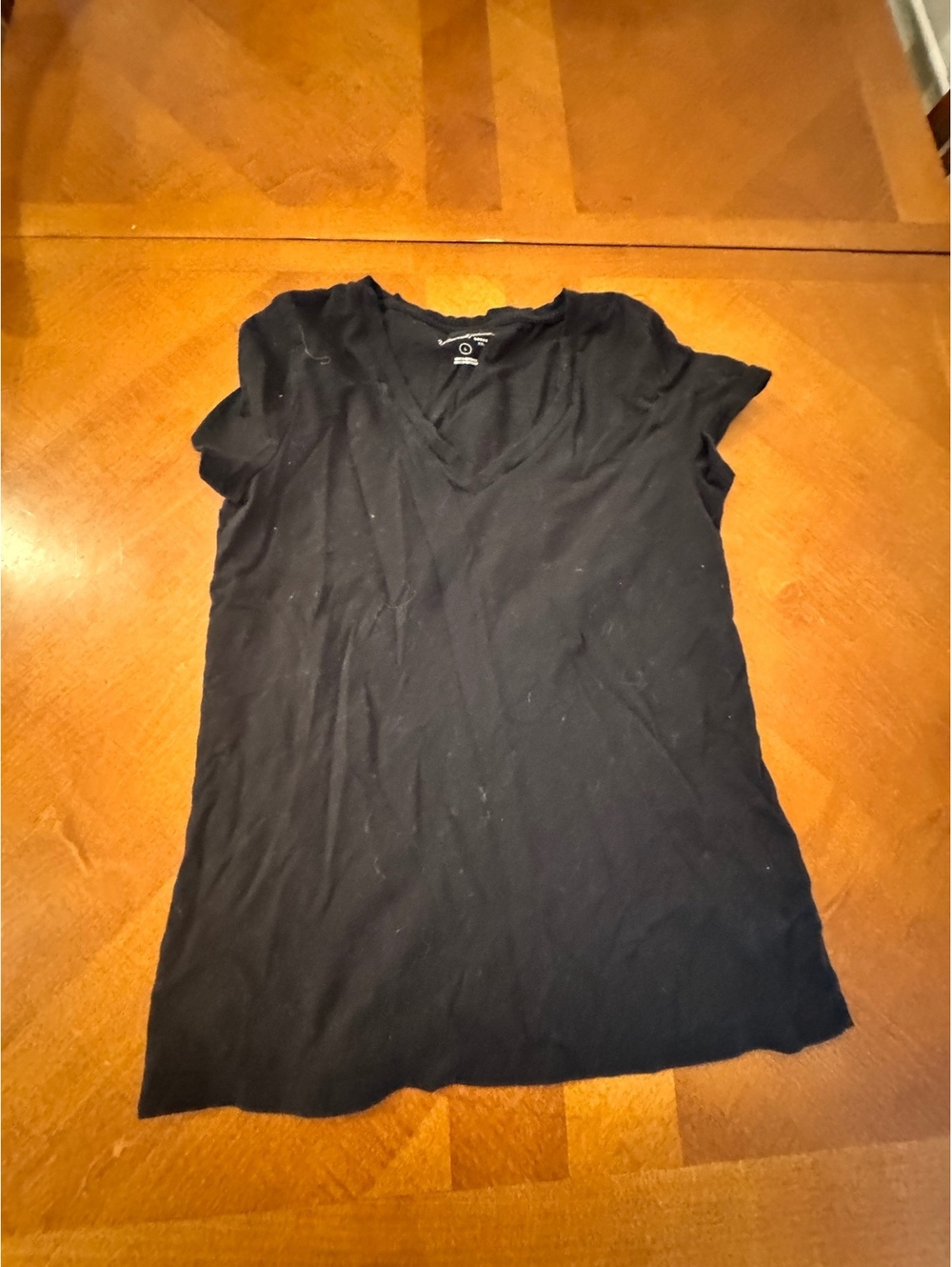 Universal Thread Black V-Neck T-Shirt Size L 395